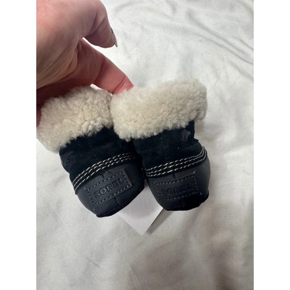 Sorel Caribootie Infant Booties Black Suede Shearling Winter Boots. Size 2.